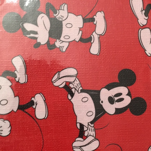 Mickey Mouse kitchen essentials - Picture 8 of 10